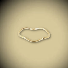 Load image into Gallery viewer, Bronzallure ’Golden’ Oval Wave Bangle - Jewelry Bracelets
